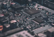 Broadcom stock forecast: $630 bull case, $300 bear case for…